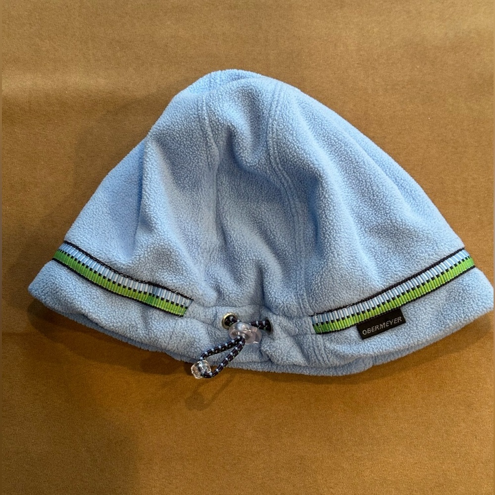 Obermeyer powder blue with ribbon detail fleece cinch hat